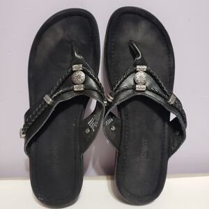 Minnetonka Black Leather Women's Slip On Sandals Sz 8